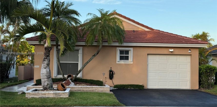 Villa ou maison à Pembroke Pines, Floride 3 chambres, 140.19 m2 № 1882180