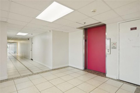Снять в аренду кондоминиум в Клируотер, Флорида 2 спальни, 98.48м2, № 2196690 - фото 2