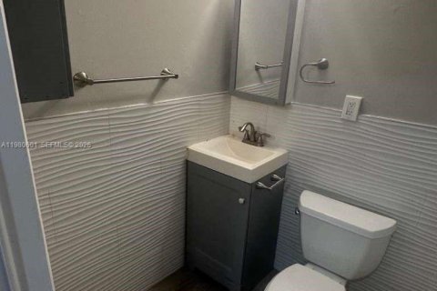 Propiedad comercial en alquiler en Miami, Florida, 1 dormitorio, 63.17 m2 № 2045139 - foto 10