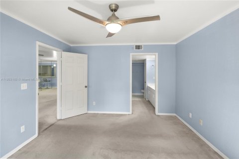 Condo in Naples, Florida, 2 bedrooms № 1976023 - photo 14