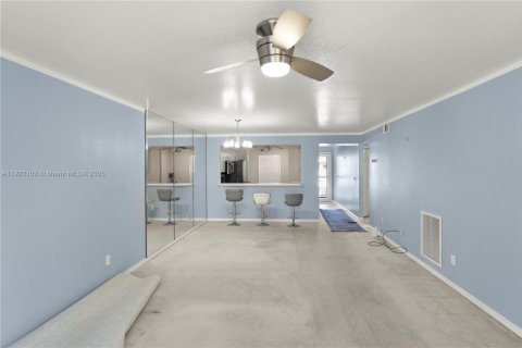 Condo in Naples, Florida, 2 bedrooms № 1976023 - photo 6