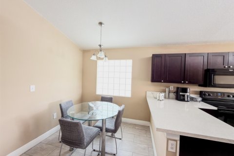 Villa ou maison à louer à Pembroke Pines, Floride: 3 chambres, 162.3 m2 № 2191957 - photo 7