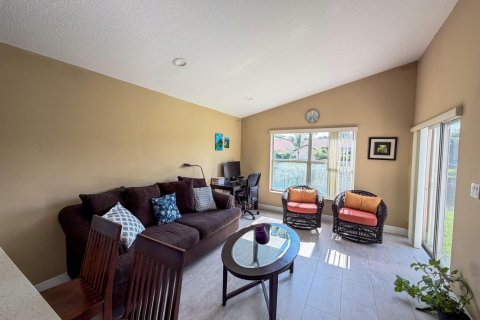 Villa ou maison à louer à Pembroke Pines, Floride: 3 chambres, 162.3 m2 № 2191957 - photo 10