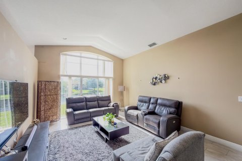 Villa ou maison à louer à Pembroke Pines, Floride: 3 chambres, 162.3 m2 № 2191957 - photo 5