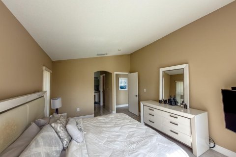 Villa ou maison à louer à Pembroke Pines, Floride: 3 chambres, 162.3 m2 № 2191957 - photo 16