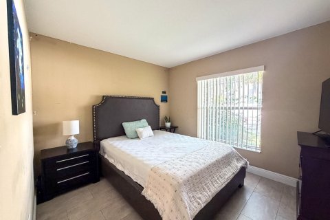 Villa ou maison à louer à Pembroke Pines, Floride: 3 chambres, 162.3 m2 № 2191957 - photo 22