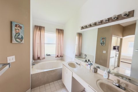 Villa ou maison à louer à Pembroke Pines, Floride: 3 chambres, 162.3 m2 № 2191957 - photo 18