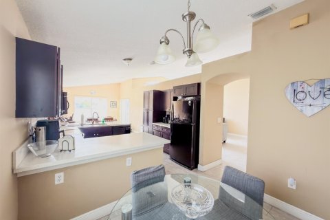 Villa ou maison à louer à Pembroke Pines, Floride: 3 chambres, 162.3 m2 № 2191957 - photo 8