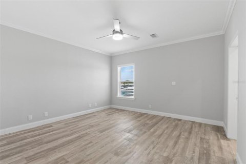 House in Saint Petersburg, Florida 3 bedrooms, 167.22 sq.m. № 1916605 - photo 26