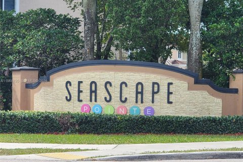 Adosado en Homestead, Florida 4 dormitorios, 127.65 m2 № 2030419