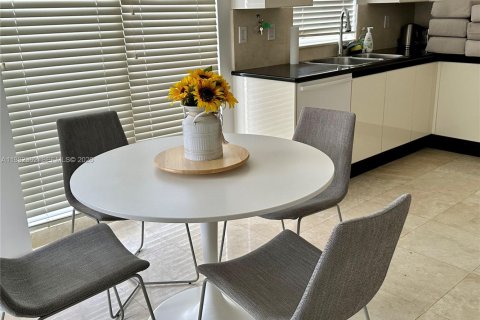 Copropriété à louer à Key Biscayne, Floride: 3 chambres, 232.26 m2 № 2175297 - photo 17