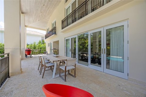 Снять в аренду виллу или дом в Корал-Гейблс, Флорида 6 спален, 524.25м2, № 1956959 - фото 27