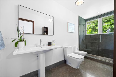 Снять в аренду виллу или дом в Корал-Гейблс, Флорида 6 спален, 524.25м2, № 1956959 - фото 21