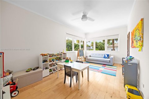 Снять в аренду виллу или дом в Корал-Гейблс, Флорида 6 спален, 524.25м2, № 1956959 - фото 23