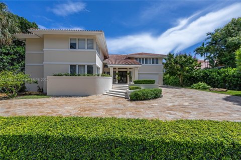 Снять в аренду виллу или дом в Корал-Гейблс, Флорида 6 спален, 524.25м2, № 1956959 - фото 2