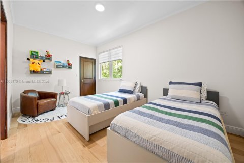 Снять в аренду виллу или дом в Корал-Гейблс, Флорида 6 спален, 524.25м2, № 1956959 - фото 22