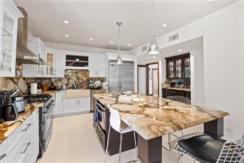 Снять в аренду виллу или дом в Корал-Гейблс, Флорида 6 спален, 524.25м2, № 1956959 - фото 8