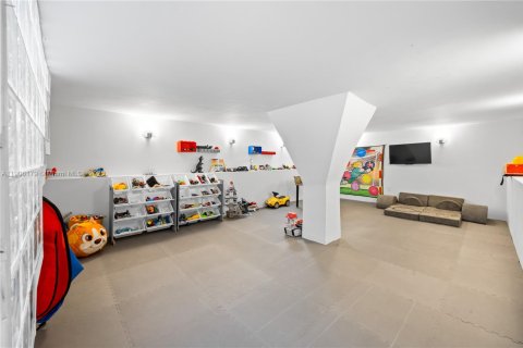 Снять в аренду виллу или дом в Корал-Гейблс, Флорида 6 спален, 524.25м2, № 1956959 - фото 26