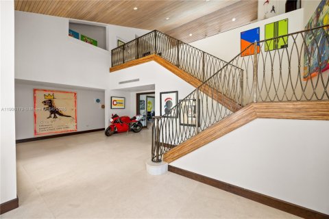 Снять в аренду виллу или дом в Корал-Гейблс, Флорида 6 спален, 524.25м2, № 1956959 - фото 5