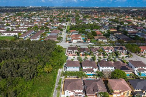 Купить виллу или дом в Майами, Флорида 4 спальни, 239.69м2, № 2067420 - фото 13