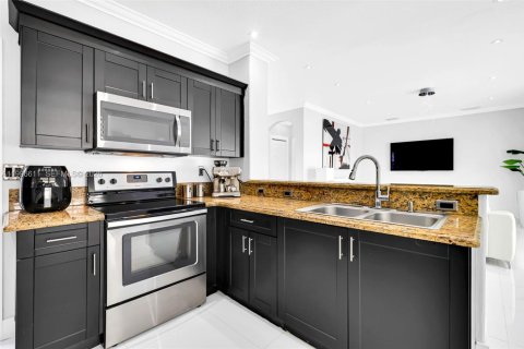 Купить виллу или дом в Майами, Флорида 4 спальни, 239.69м2, № 2067420 - фото 22