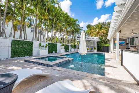 Купить виллу или дом в Майами, Флорида 4 спальни, 239.69м2, № 2067420 - фото 11
