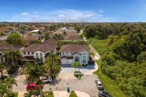 Купить виллу или дом в Майами, Флорида 4 спальни, 239.69м2, № 2067420 - фото 2