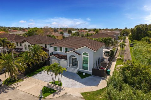 Купить виллу или дом в Майами, Флорида 4 спальни, 239.69м2, № 2067420 - фото 12