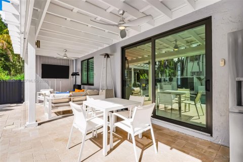 Купить виллу или дом в Майами, Флорида 4 спальни, 239.69м2, № 2067420 - фото 15