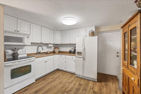 House in Venice, Florida 2 bedrooms, 65.4 sq.m. № 1525107 - photo 8