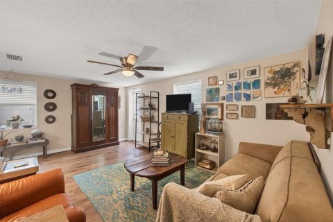 House in Venice, Florida 2 bedrooms, 65.4 sq.m. № 1525107 - photo 5