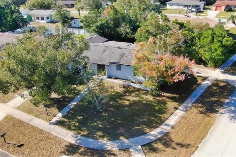 House in Deltona, Florida 4 bedrooms, 157.84 sq.m. № 2237450