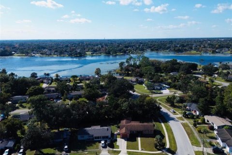 Casa en venta en Deltona, Florida, 4 dormitorios, 157.84 m2 № 2237450 - foto 5