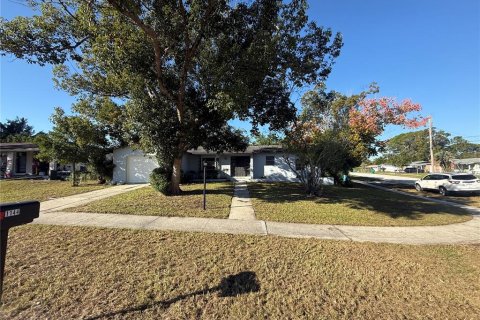 Casa en venta en Deltona, Florida, 4 dormitorios, 157.84 m2 № 2237450 - foto 6