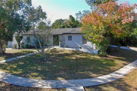 Casa en venta en Deltona, Florida, 4 dormitorios, 157.84 m2 № 2237450 - foto 2