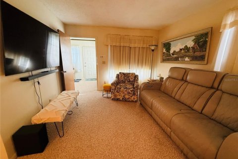 Villa ou maison à louer à Zephyrhills, Floride: 2 chambres, 80.27 m2 № 2431213 - photo 7