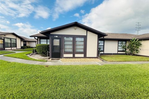 Villa ou maison à Zephyrhills, Floride 2 chambres, 80.27 m2 № 2431213