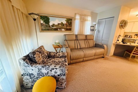 Villa ou maison à louer à Zephyrhills, Floride: 2 chambres, 80.27 m2 № 2431213 - photo 6