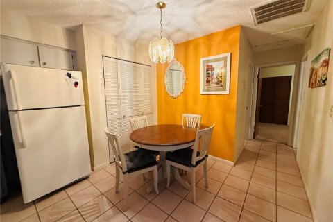 Villa ou maison à louer à Zephyrhills, Floride: 2 chambres, 80.27 m2 № 2431213 - photo 5