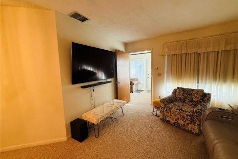 Villa ou maison à louer à Zephyrhills, Floride: 2 chambres, 80.27 m2 № 2431213 - photo 8