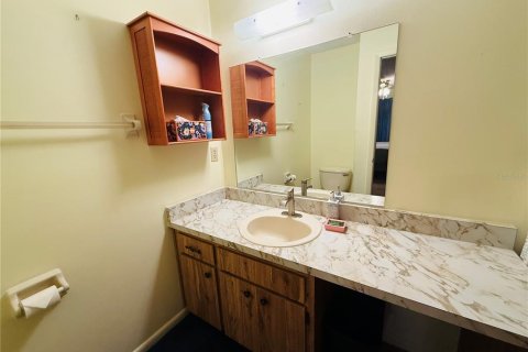 Villa ou maison à louer à Zephyrhills, Floride: 2 chambres, 80.27 m2 № 2431213 - photo 24