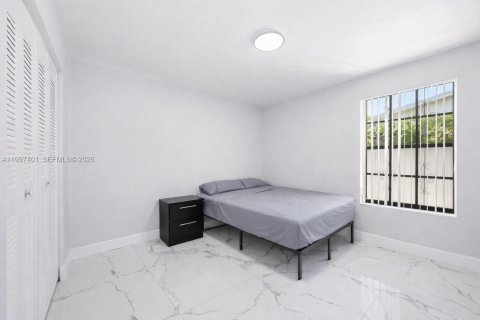 House in Homestead, Florida 3 bedrooms, 174.66 sq.m. № 2059464 - photo 13