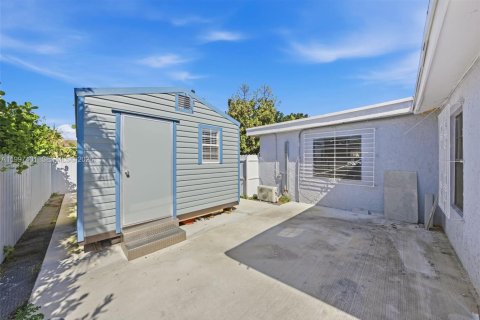 House in Homestead, Florida 3 bedrooms, 174.66 sq.m. № 2059464 - photo 18