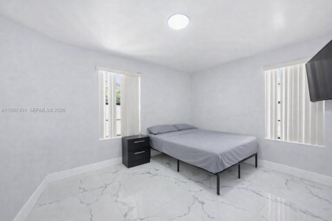 House in Homestead, Florida 3 bedrooms, 174.66 sq.m. № 2059464 - photo 11
