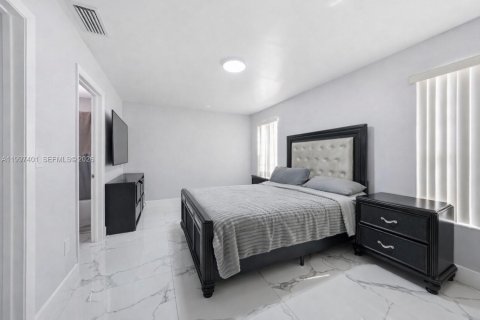 House in Homestead, Florida 3 bedrooms, 174.66 sq.m. № 2059464 - photo 9
