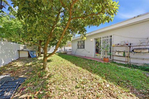 House in Homestead, Florida 3 bedrooms, 174.66 sq.m. № 2059464 - photo 25