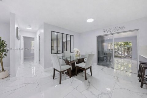 House in Homestead, Florida 3 bedrooms, 174.66 sq.m. № 2059464 - photo 5