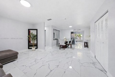 House in Homestead, Florida 3 bedrooms, 174.66 sq.m. № 2059464 - photo 3