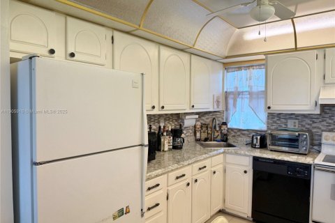 Снять в аренду кондоминиум в Пемброк-Пайнс, Флорида 1 спальня, 74.32м2, № 1957271 - фото 22