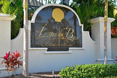 House in Bradenton, Florida 2 bedrooms, 183.39 sq.m. № 2230882 - photo 12